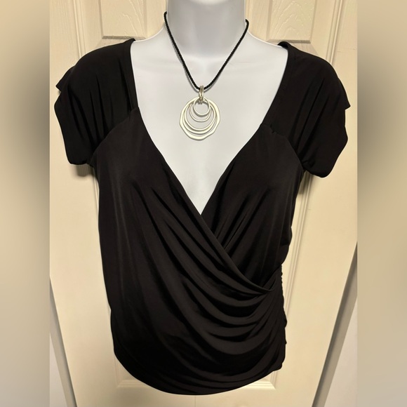 EXPRESS Black Body Contour V-Neck Top - Picture 1 of 6
